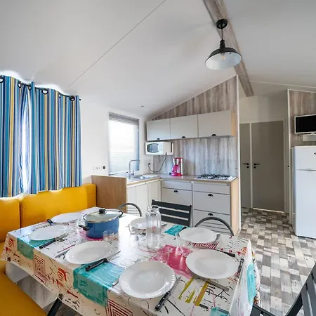 Mobil-home Confortable - 8 Pers. - Api-1-52-2753 Kemping *
